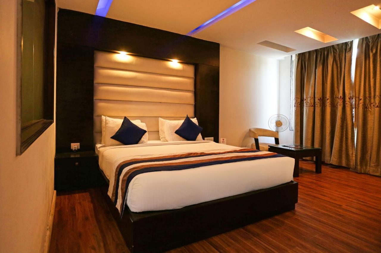 Capital O 7331 Hotel Downtown นิวเดลี ภายนอก รูปภาพ
