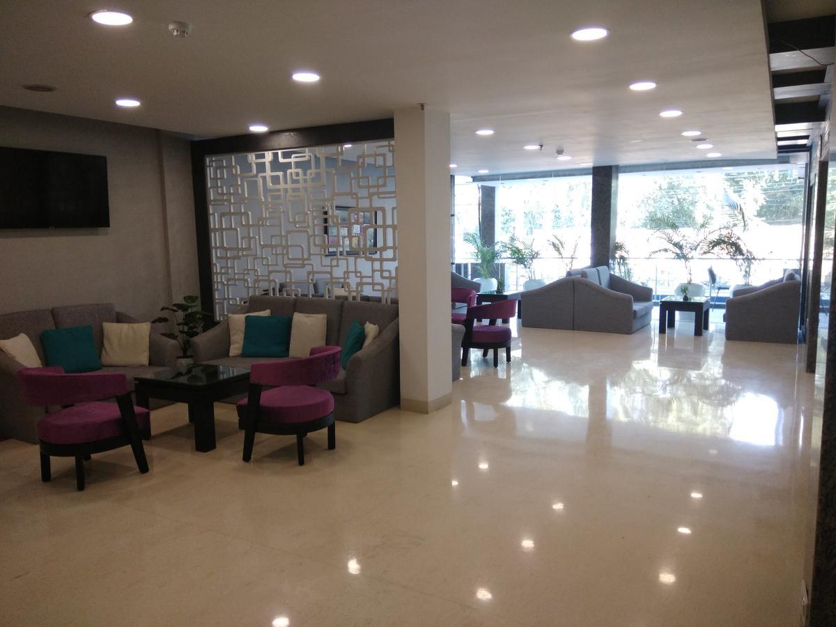 Capital O 7331 Hotel Downtown นิวเดลี ภายนอก รูปภาพ