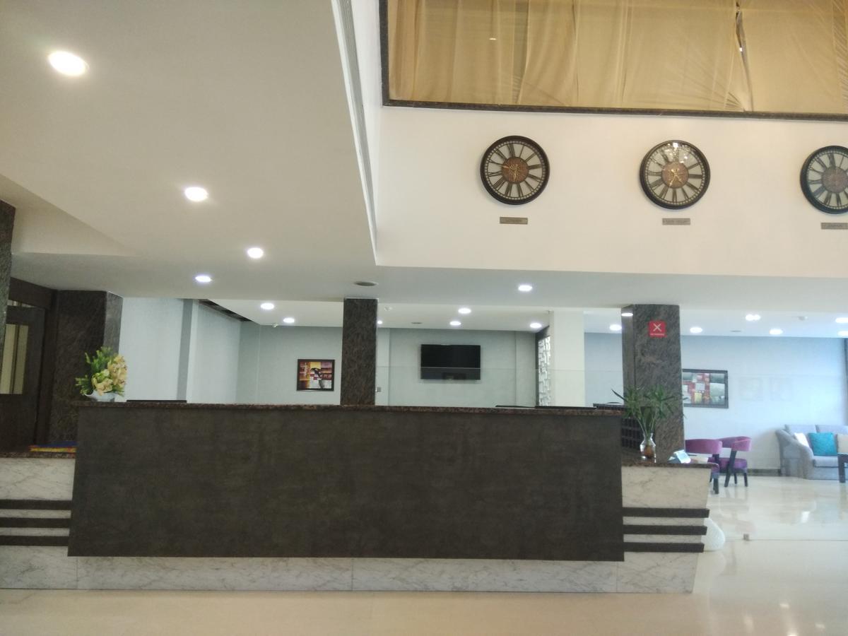 Capital O 7331 Hotel Downtown นิวเดลี ภายนอก รูปภาพ