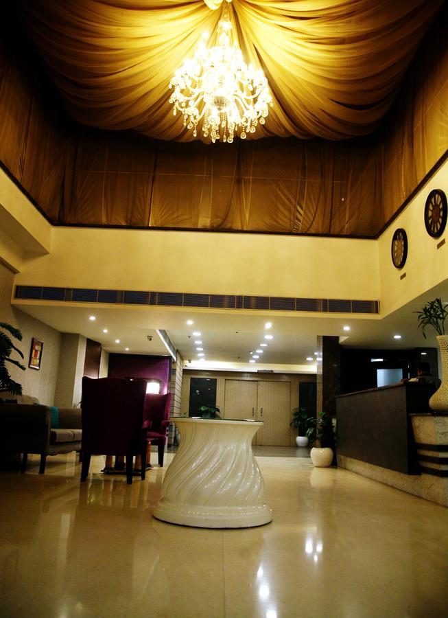 Capital O 7331 Hotel Downtown นิวเดลี ภายนอก รูปภาพ
