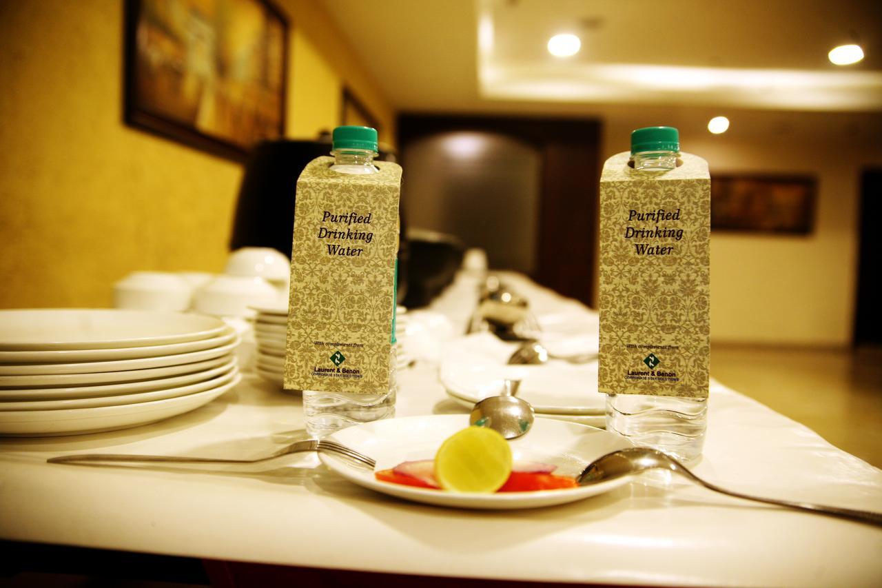 Capital O 7331 Hotel Downtown นิวเดลี ภายนอก รูปภาพ