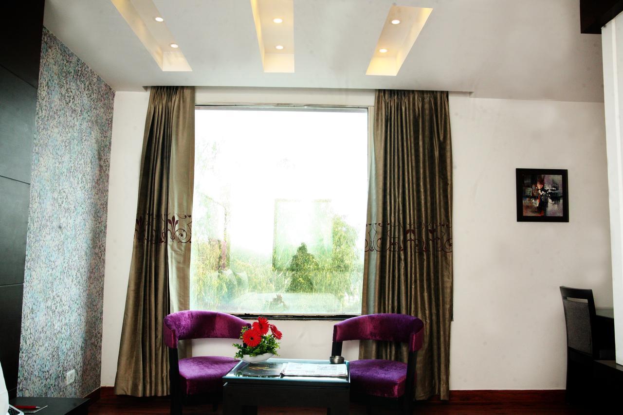 Capital O 7331 Hotel Downtown นิวเดลี ภายนอก รูปภาพ