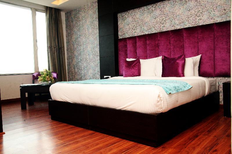 Capital O 7331 Hotel Downtown นิวเดลี ภายนอก รูปภาพ