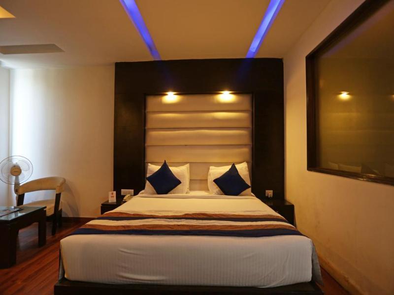 Capital O 7331 Hotel Downtown นิวเดลี ภายนอก รูปภาพ