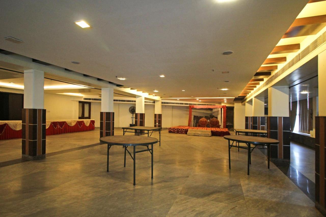 Capital O 7331 Hotel Downtown นิวเดลี ภายนอก รูปภาพ