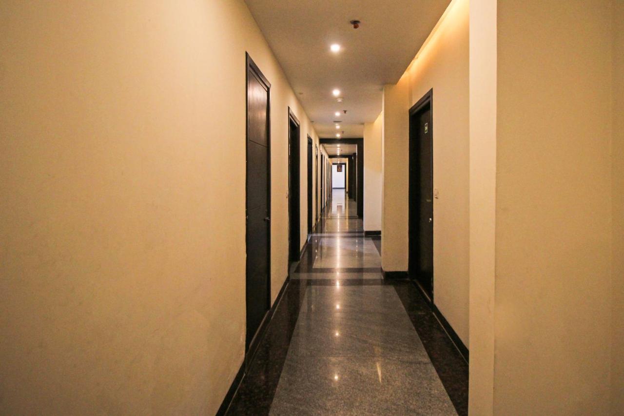 Capital O 7331 Hotel Downtown นิวเดลี ภายนอก รูปภาพ