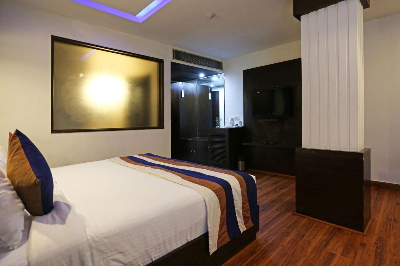 Capital O 7331 Hotel Downtown นิวเดลี ภายนอก รูปภาพ